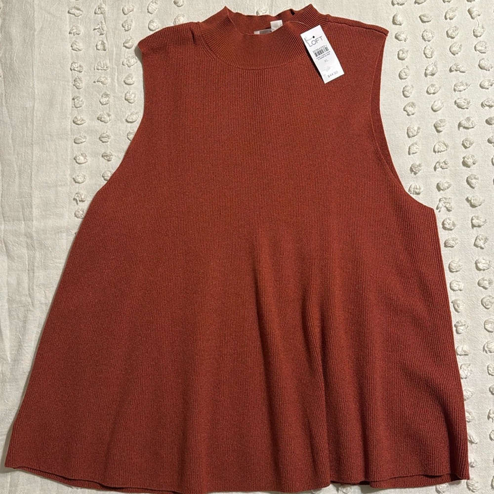 NWT Loft sleeveless mock neck swing sweater, sz XL, rust color
